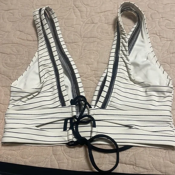 Calia by Carrie White/Black 1 piece, SZ S, like NEW tags were remove for comfort - Picture 4 of 5